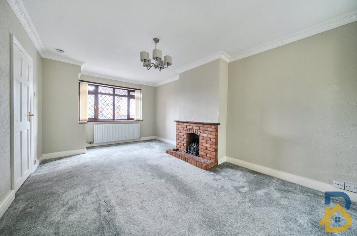 Warren Drive, Hornchurch, RM12