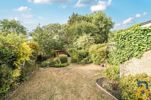 Warren Drive, Hornchurch, RM12