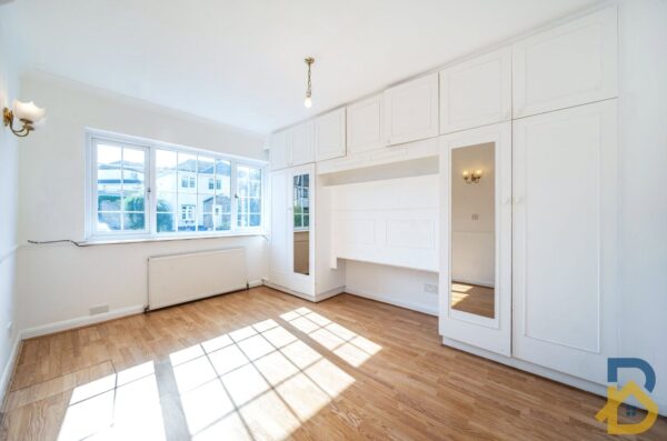 Grey Towers Gardens, Hornchurch, RM11