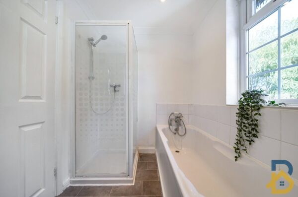 Grey Towers Gardens, Hornchurch, RM11