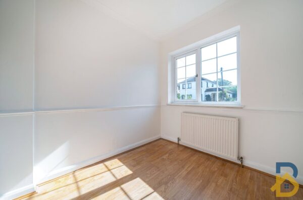 Grey Towers Gardens, Hornchurch, RM11