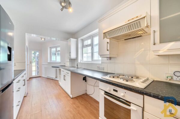 Grey Towers Gardens, Hornchurch, RM11