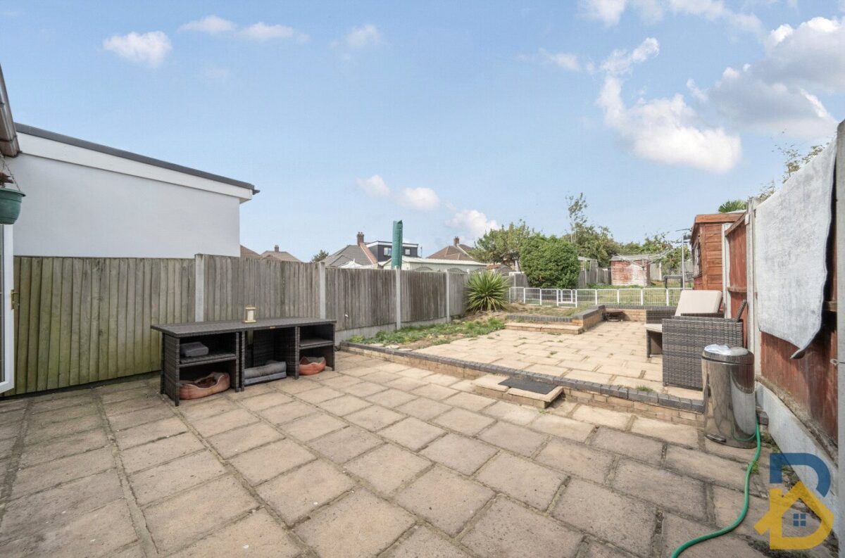 Derby Avenue, Upminster, RM14