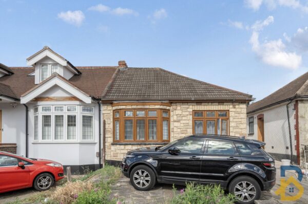 Derby Avenue, Upminster, RM14