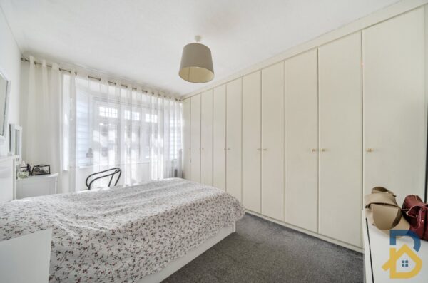 Derby Avenue, Upminster, RM14