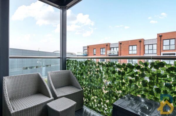 Holmesley Road, Borehamwood, Hertfordshire, WD6 1AQ