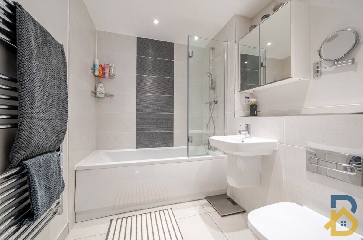 Holmesley Road, Borehamwood, Hertfordshire, WD6 1AQ