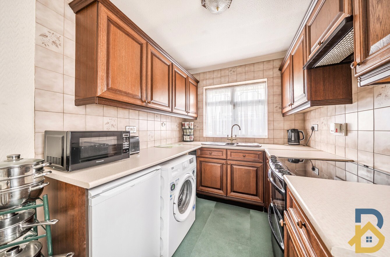 Wych Elm Close, Hornchurch, RM11 3AJ