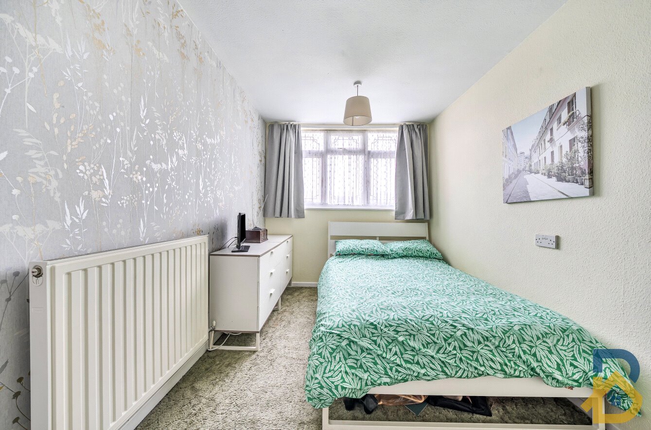 Wych Elm Close, Hornchurch, RM11 3AJ