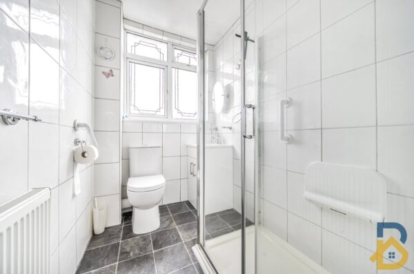 Wych Elm Close, Hornchurch, RM11 3AJ