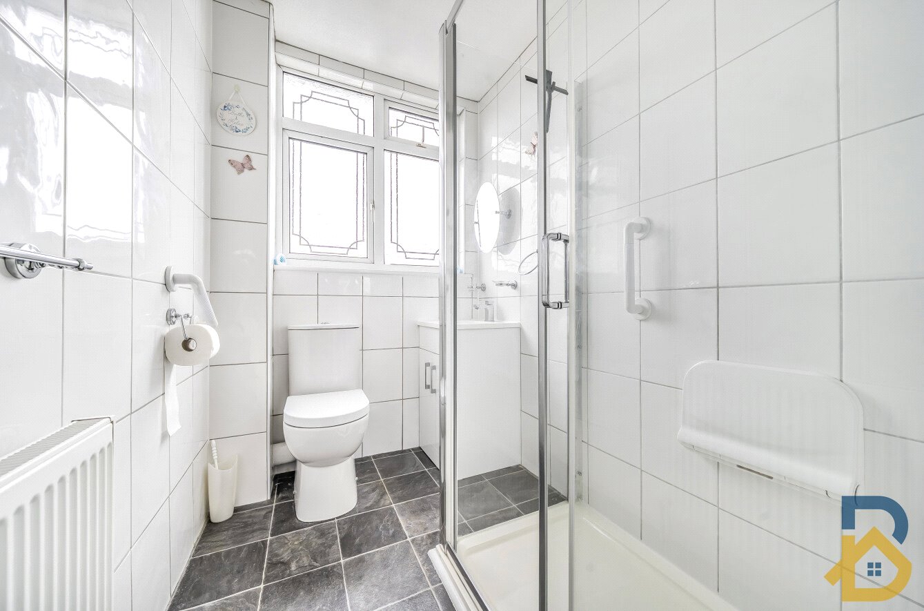 Wych Elm Close, Hornchurch, RM11 3AJ