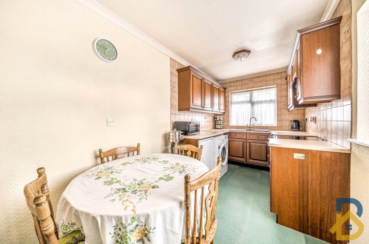 Wych Elm Close, Hornchurch, RM11 3AJ