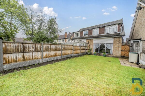 Wych Elm Close, Hornchurch, RM11 3AJ