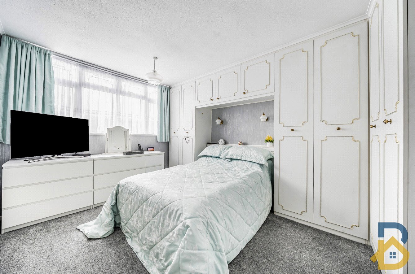 Wych Elm Close, Hornchurch, RM11 3AJ