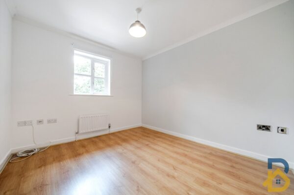Monkwood Close, Romford, RM1 2NQ