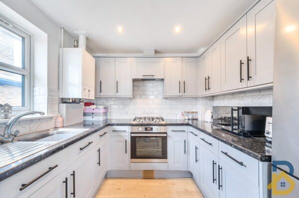 Clydesdale Road, Hornchurch, RM11 1AS