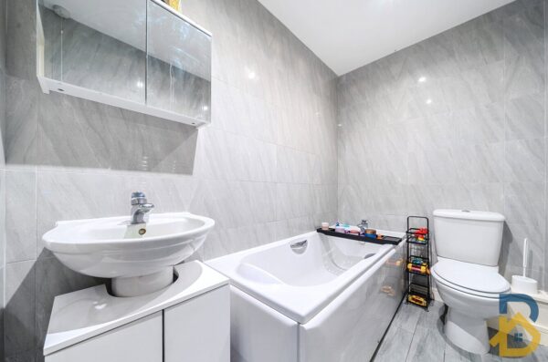 Clydesdale Road, Hornchurch, RM11 1AS