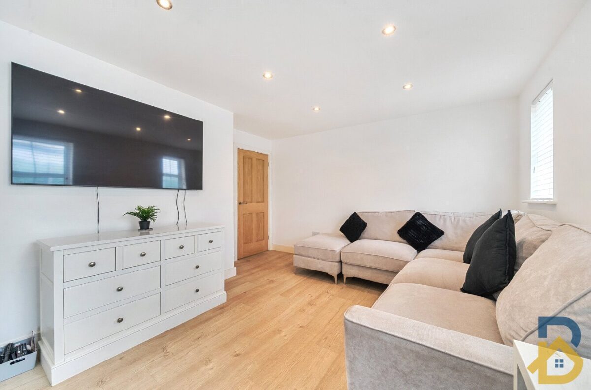 Clydesdale Road, Hornchurch, RM11 1AS