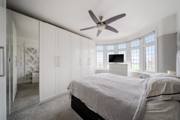 Park Lane, Hornchurch, RM11