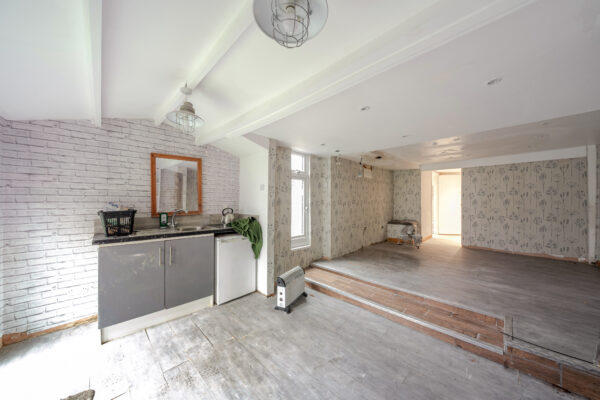 Park Lane, Hornchurch, RM11