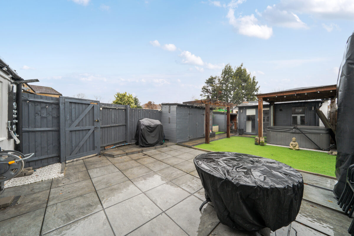 Park Lane, Hornchurch, RM11