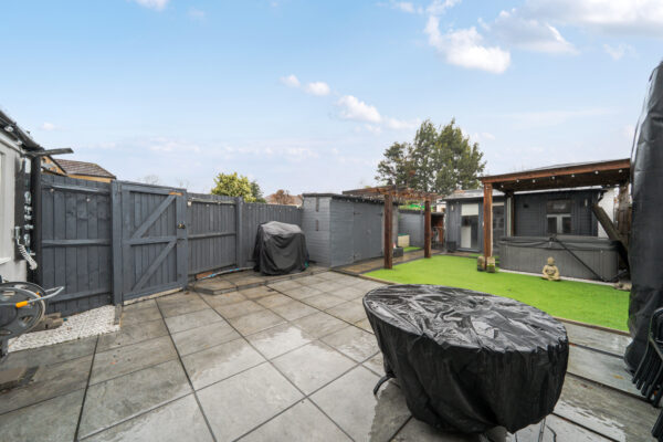 Park Lane, Hornchurch, RM11