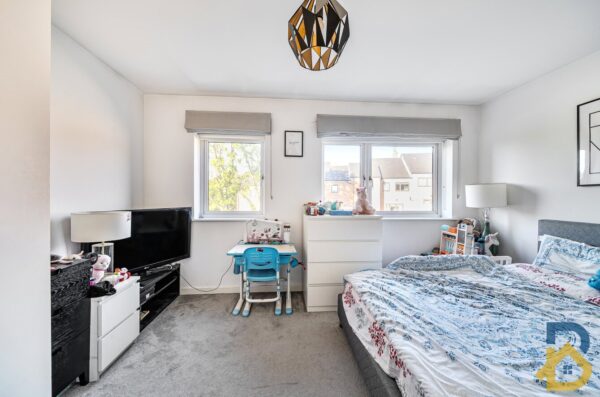 Holmesley Road, Borehamwood, Hertfordshire, WD6 1FU