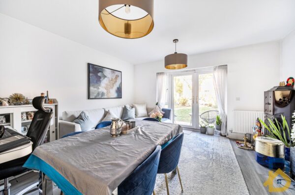 Holmesley Road, Borehamwood, Hertfordshire, WD6 1FU