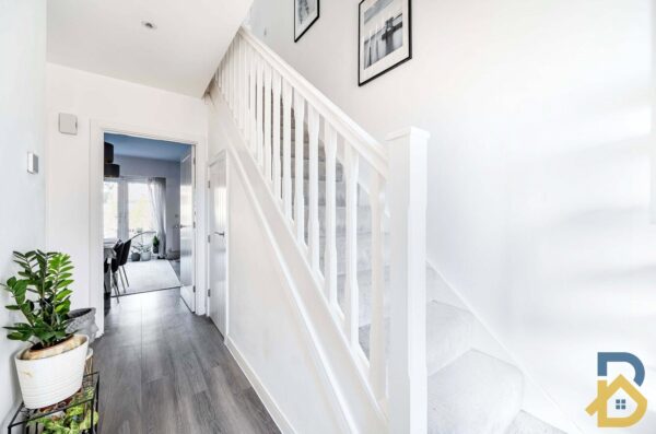 Holmesley Road, Borehamwood, Hertfordshire, WD6 1FU