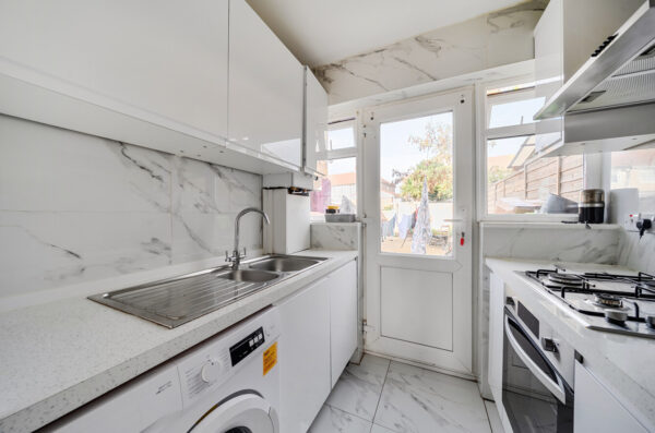 New Road, Dagenham, RM10