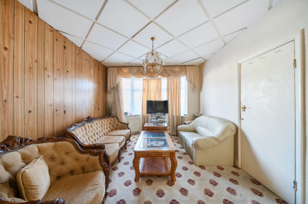 Danbury Road, Rainham, RM13 7UR