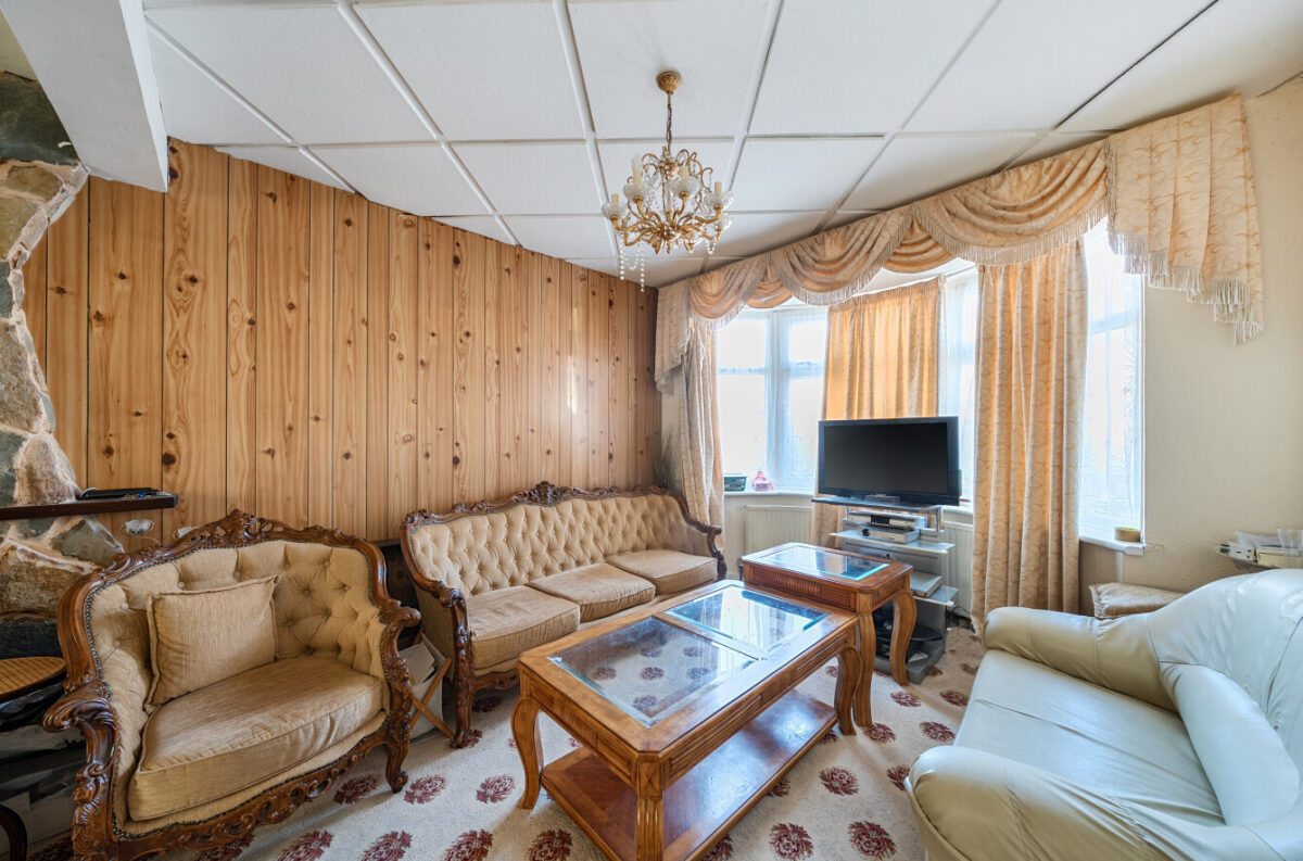 Danbury Road, Rainham, RM13 7UR