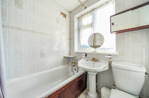 Danbury Road, Rainham, RM13 7UR