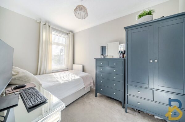 Marks Road, Romford, RM7 7AF