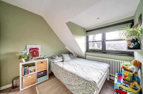 Ardleigh Green Road, Hornchurch, RM11 2ST