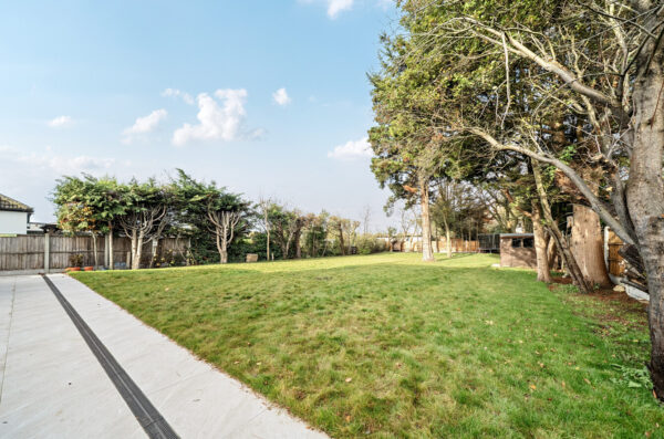 Ardleigh Green Road, Hornchurch, RM11