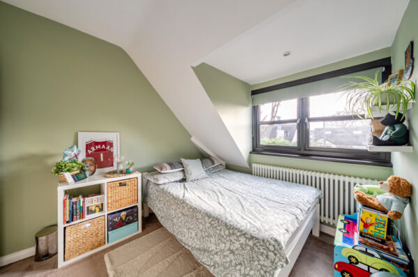 Ardleigh Green Road, Hornchurch, RM11