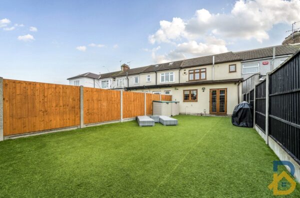 Laburnum Avenue, Hornchurch, RM12