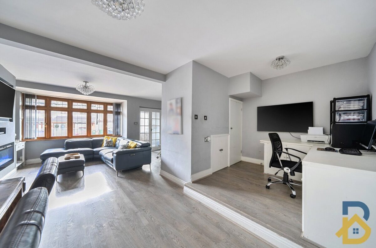 Laburnum Avenue, Hornchurch, RM12