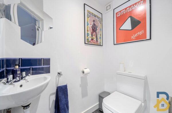 Laburnum Avenue, Hornchurch, RM12