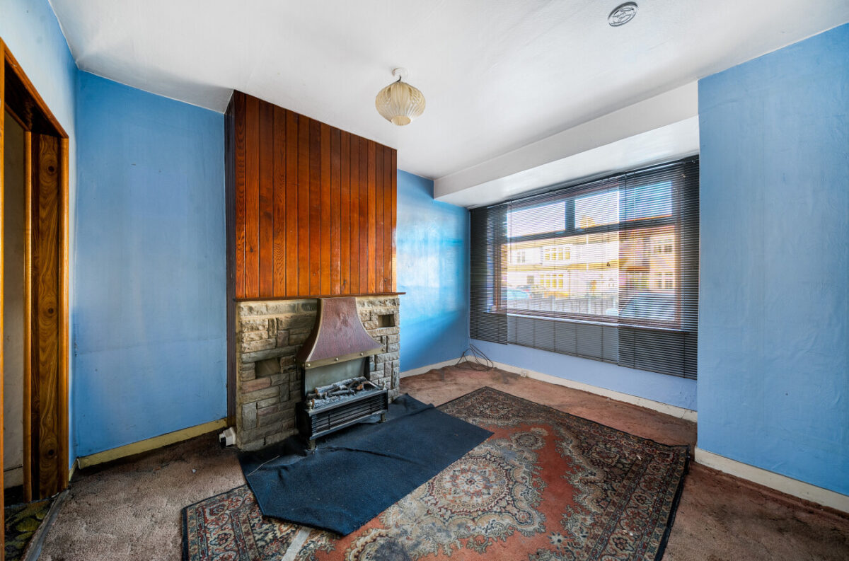 Laburnum Avenue, Hornchurch, RM12