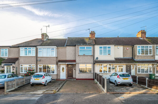 Laburnum Avenue, Hornchurch, RM12