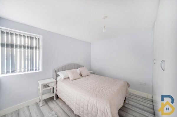 Alma Avenue, Hornchurch, RM12