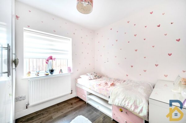 Alma Avenue, Hornchurch, RM12