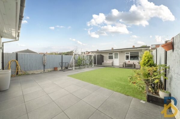 Alma Avenue, Hornchurch, RM12