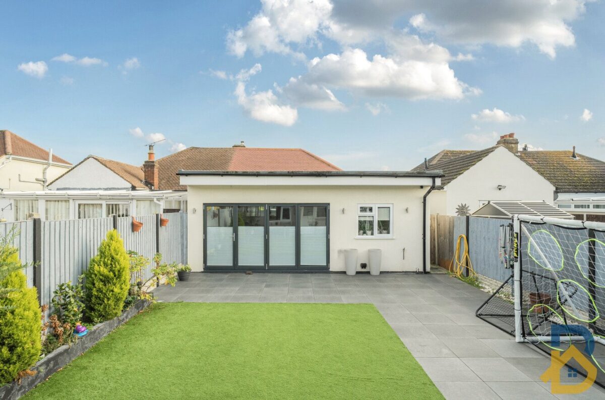 Alma Avenue, Hornchurch, RM12
