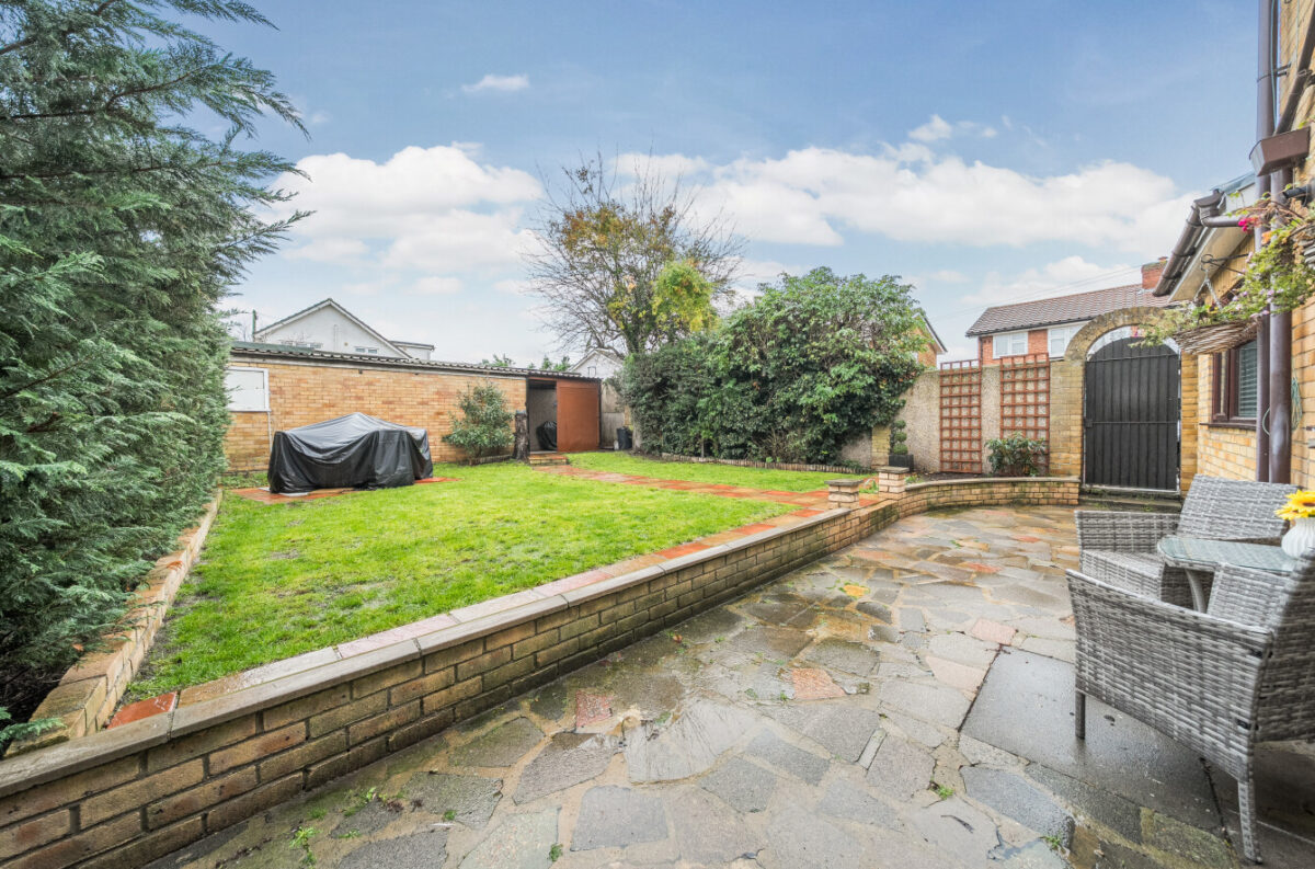 Palmerston Road, Rainham, RM13 9LD