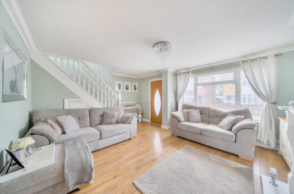 Palmerston Road, Rainham, RM13 9LD