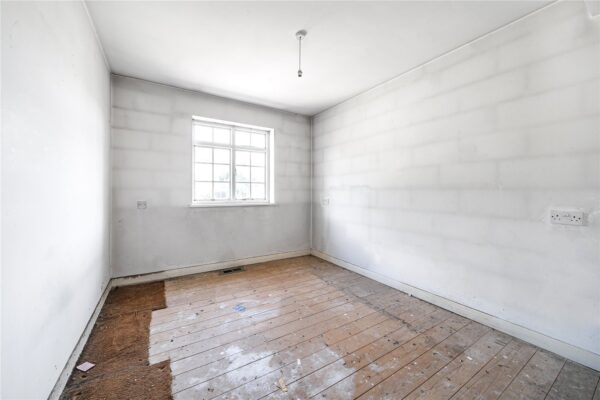 Grange Avenue, Woodford Green, IG8