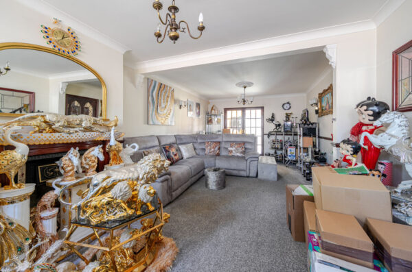 Wayside Avenue, Hornchurch, RM12